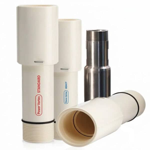 50’lik PVC Kolon Borusu Ne İşe Yarar? Bu borular, sadece bir su taşıma kanalı değil, aynı zamanda sistemin taşıyıcı kolonudur. Temel işlevleri şunlardır: Dalgıç Pompa Taşıma: Kuyunun derinliklerine indirilen ağır dalgıç pompaları, özel trapez diş yapısı sayesinde kopma riski olmadan güvenle taşır. Yüksek Basınç Yönetimi: Pompanın bastığı suyun yarattığı iç basıncı ve su sütununun ağırlığını esnemeden karşılar. Sürtünme Kayıplarını Önleme: Pürüzsüz iç yüzeyi sayesinde su akışını hızlandırır; böylece pompanız daha az enerji harcayarak daha fazla verim sunar.